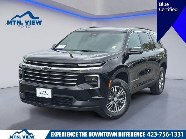 2024 Chevrolet Traverse LT — photo 1 of 11