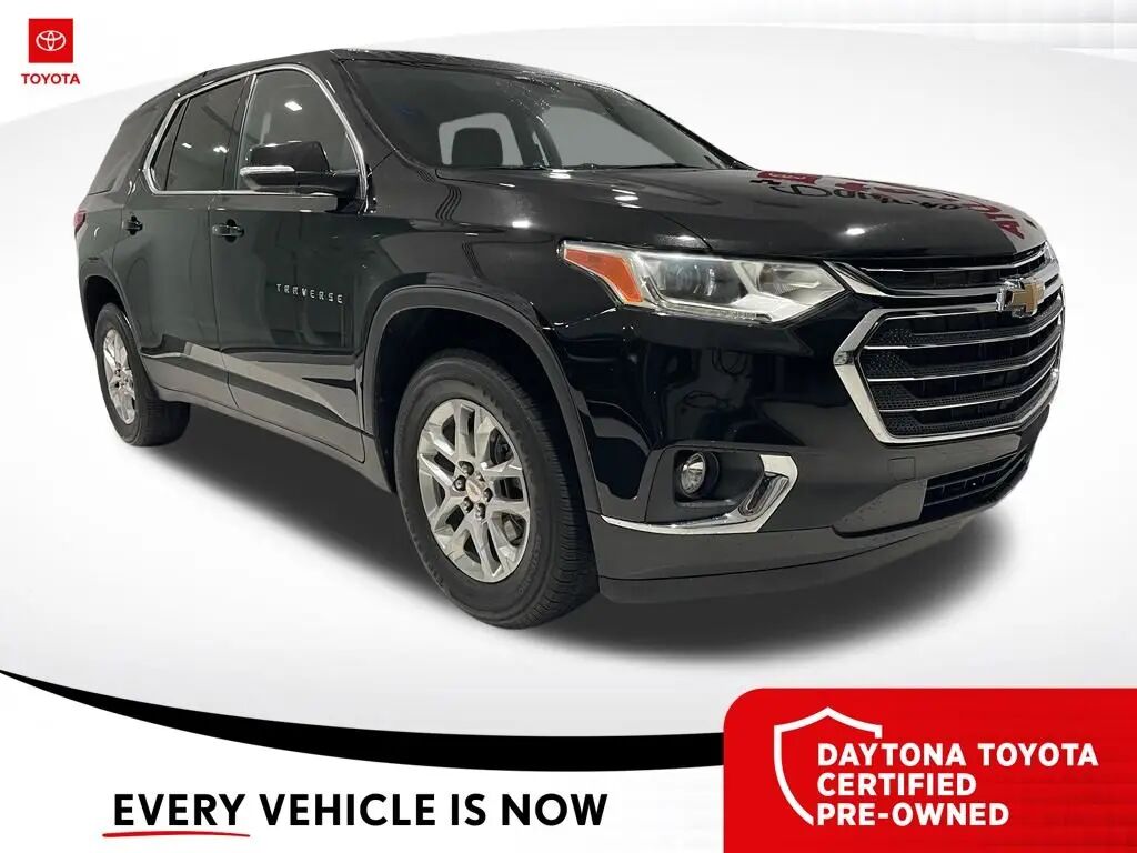 2021 Chevrolet Traverse LT Cloth — photo 1 of 10