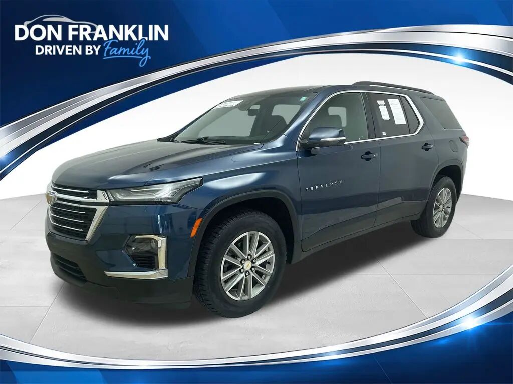 2023 Chevrolet Traverse LT Cloth — photo 1 of 13