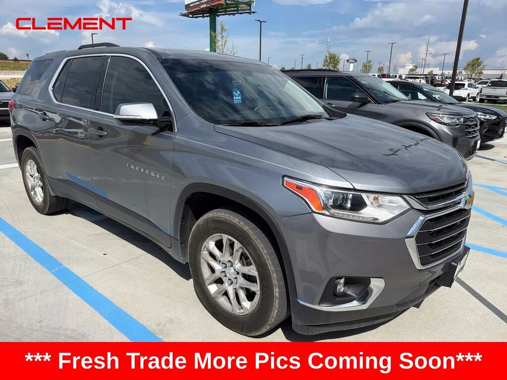 2018 Chevrolet Traverse LT Cloth — photo 1 of 8