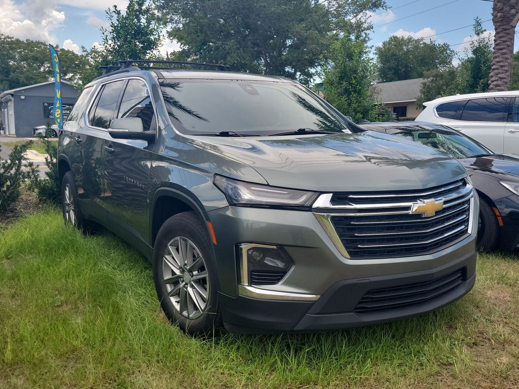 2023 Chevrolet Traverse LT — photo 1 of 13