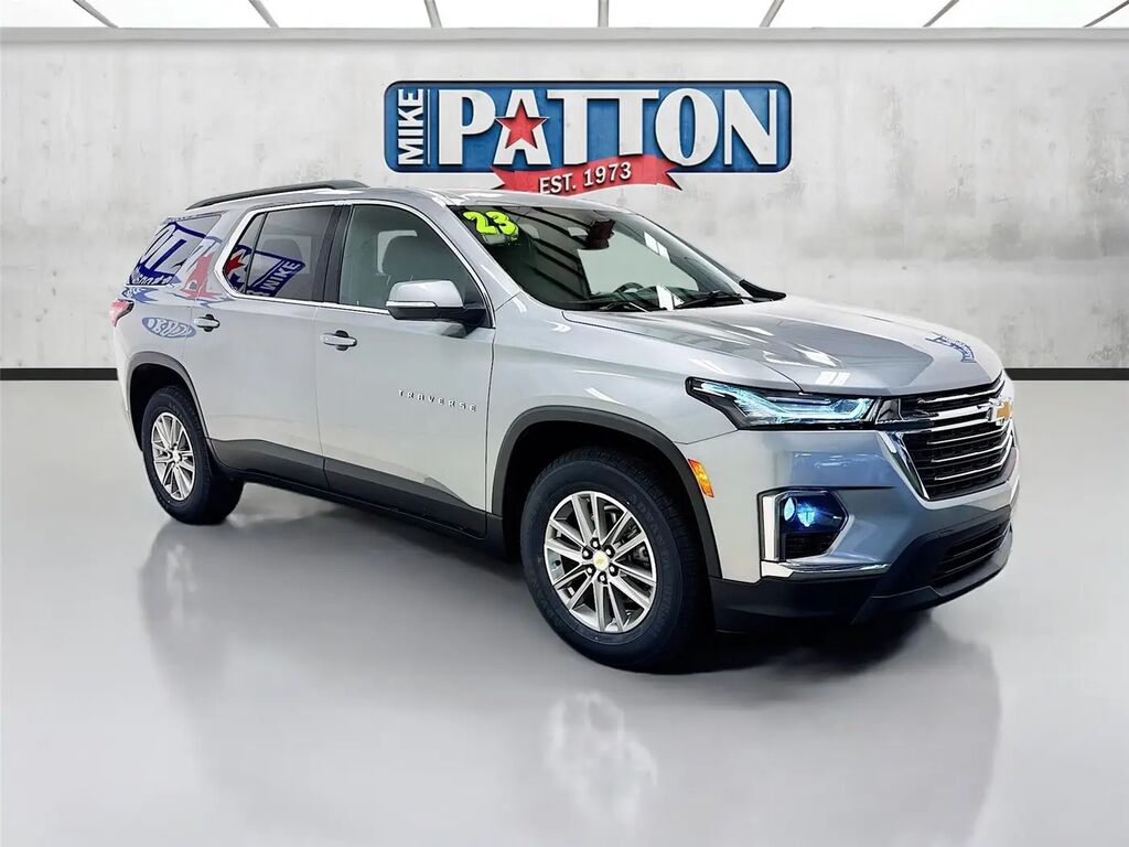 2023 Chevrolet Traverse LT Cloth — photo 1 of 27