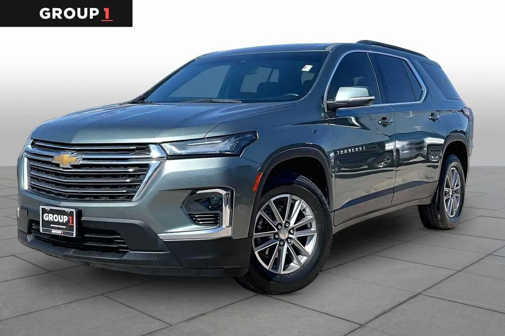 2023 Chevrolet Traverse LT Cloth — photo 1 of 13