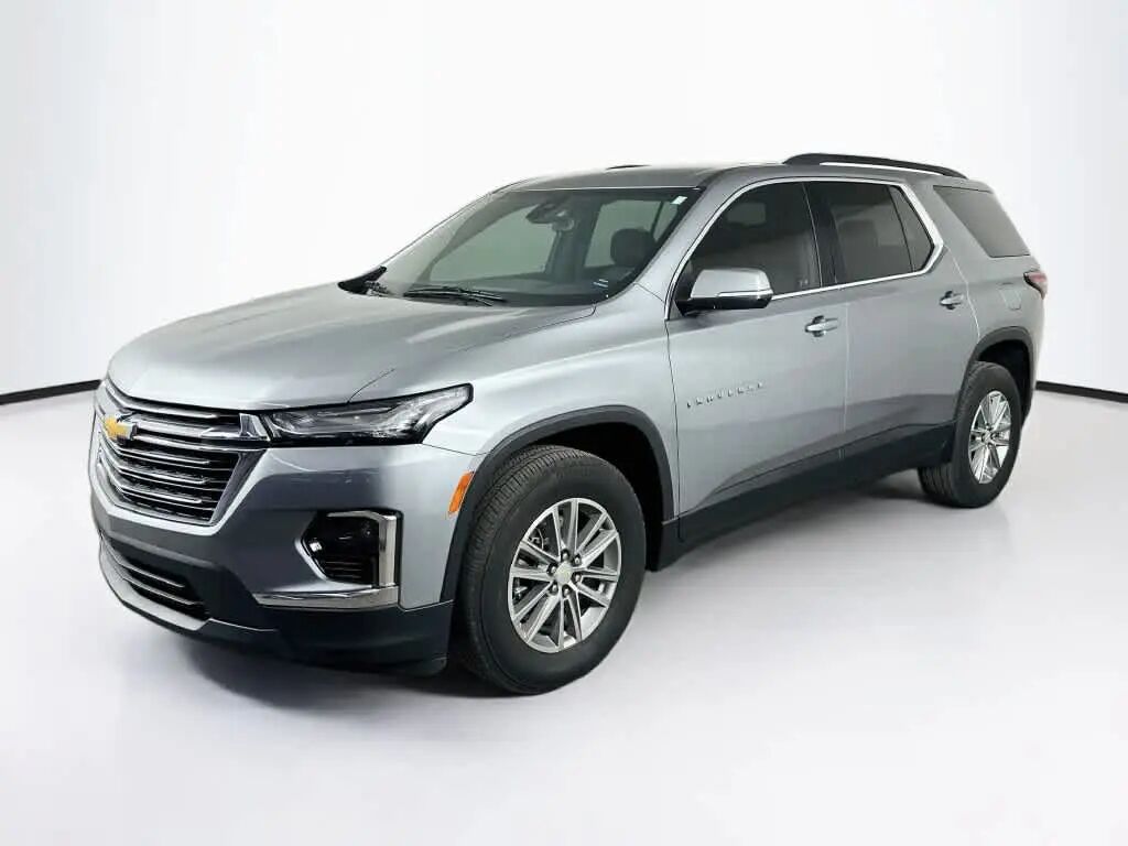 2023 Chevrolet Traverse LT Cloth — photo 1 of 13