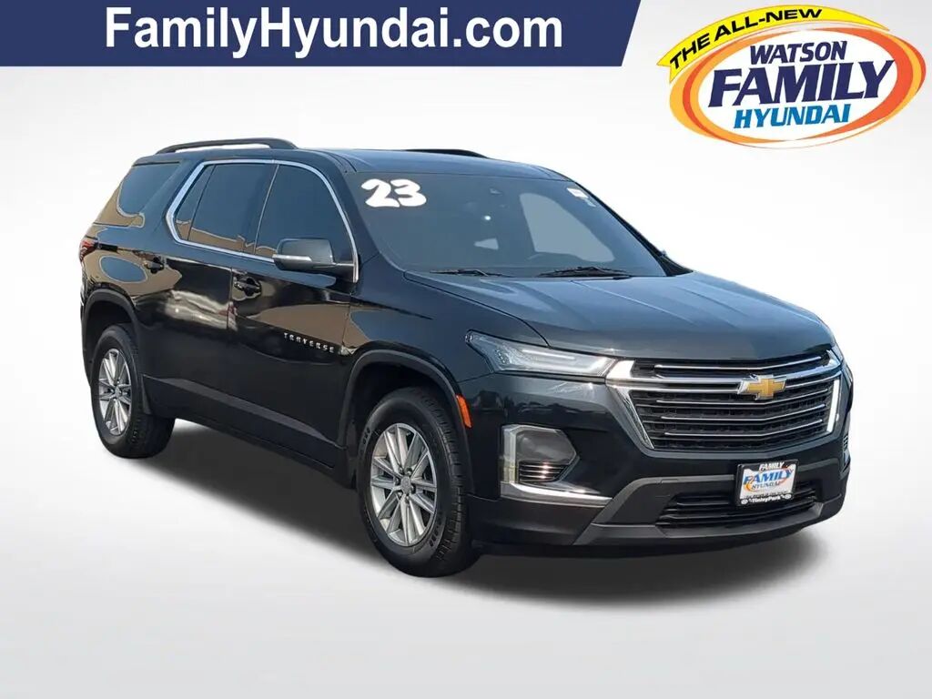 2023 Chevrolet Traverse LT Cloth — photo 1 of 38