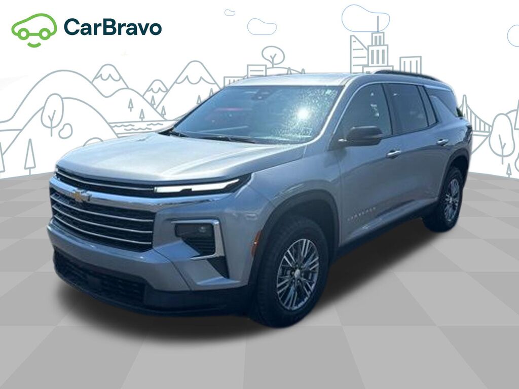 2025 Chevrolet Traverse LT — photo 1 of 7