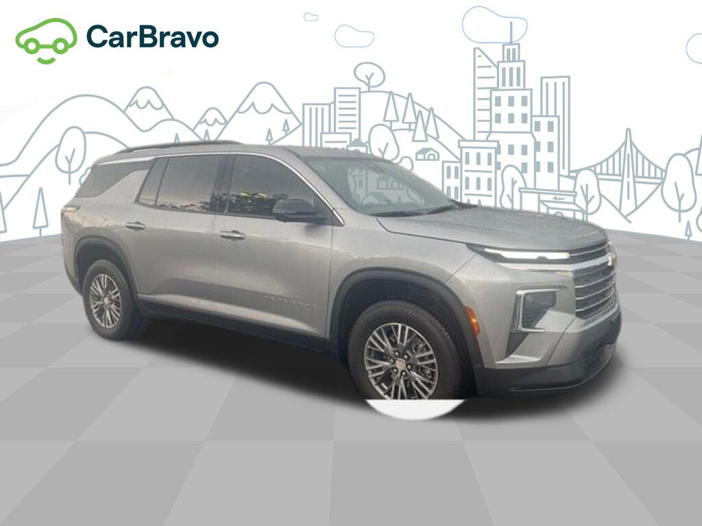 2025 Chevrolet Traverse LT — photo 1 of 6