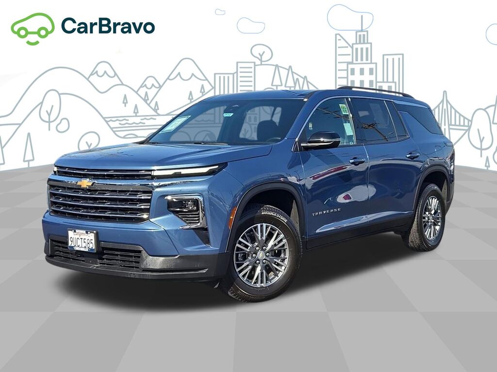 2025 Chevrolet Traverse LT — photo 1 of 7