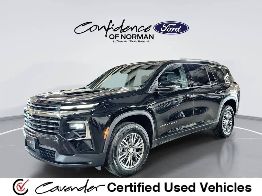 2025 Chevrolet Traverse LT — photo 1 of 27