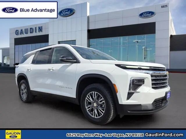 2025 Chevrolet Traverse LT — photo 1 of 5