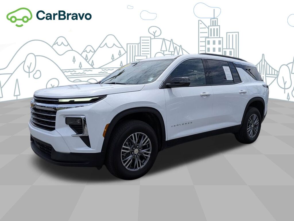 2025 Chevrolet Traverse LT — photo 1 of 6