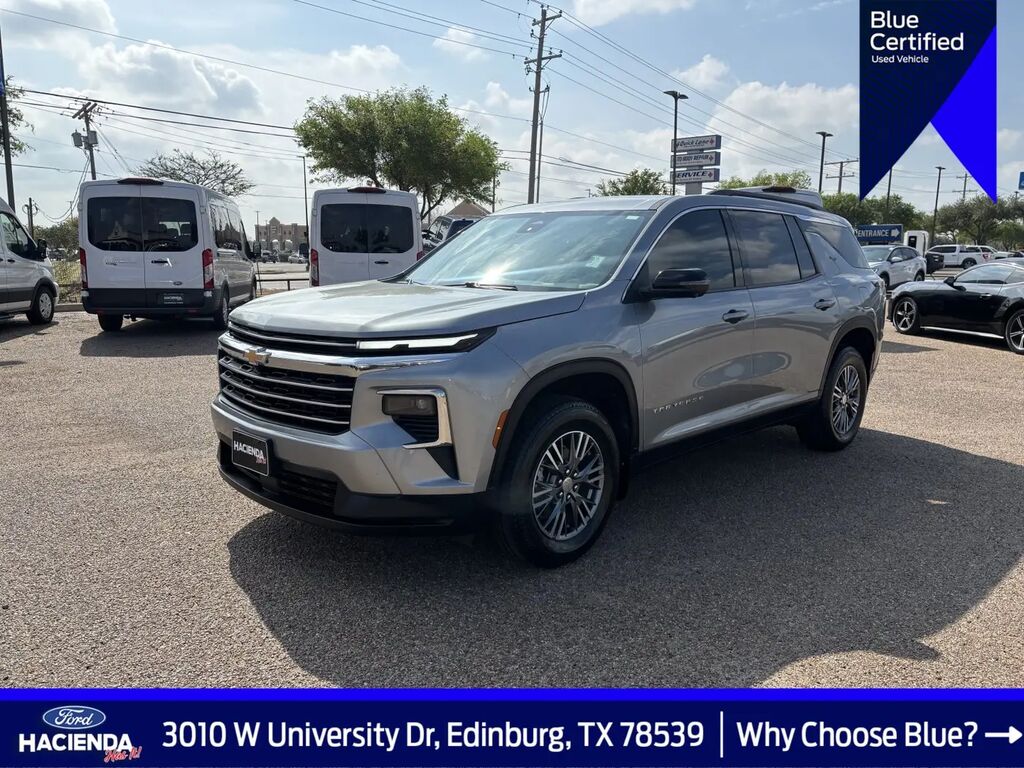 2025 Chevrolet Traverse LT — photo 1 of 13