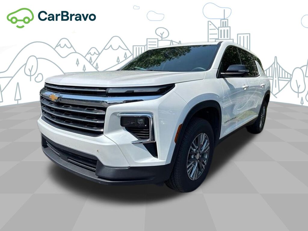 2025 Chevrolet Traverse LT — photo 1 of 6