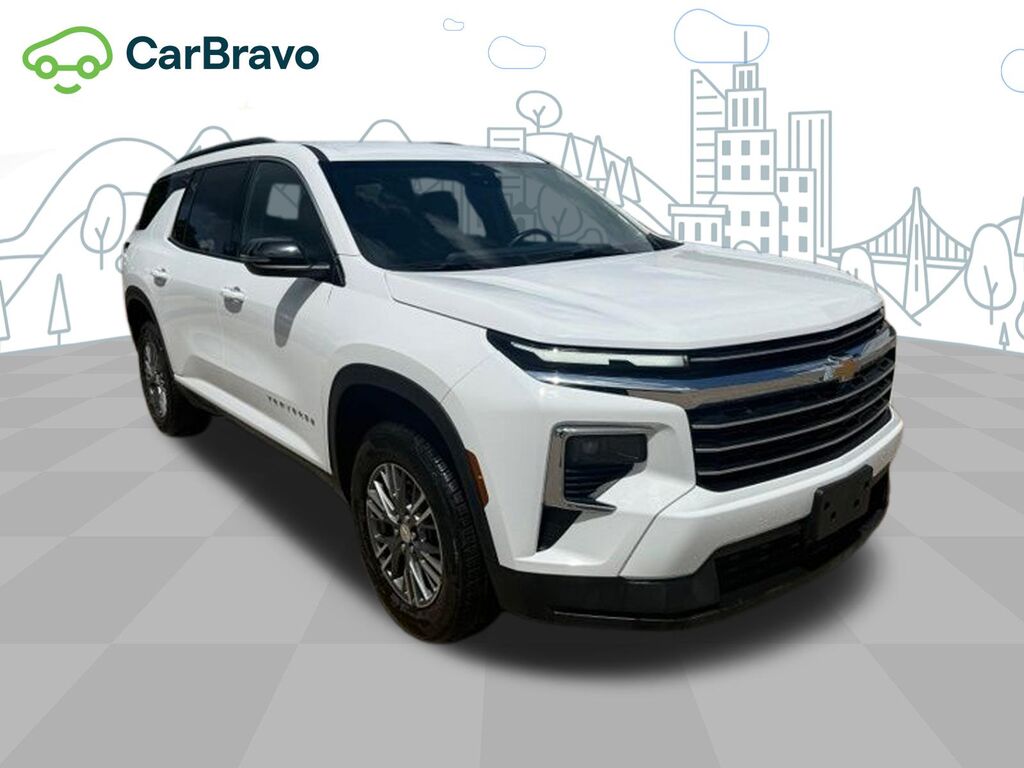 2025 Chevrolet Traverse LT — photo 1 of 6