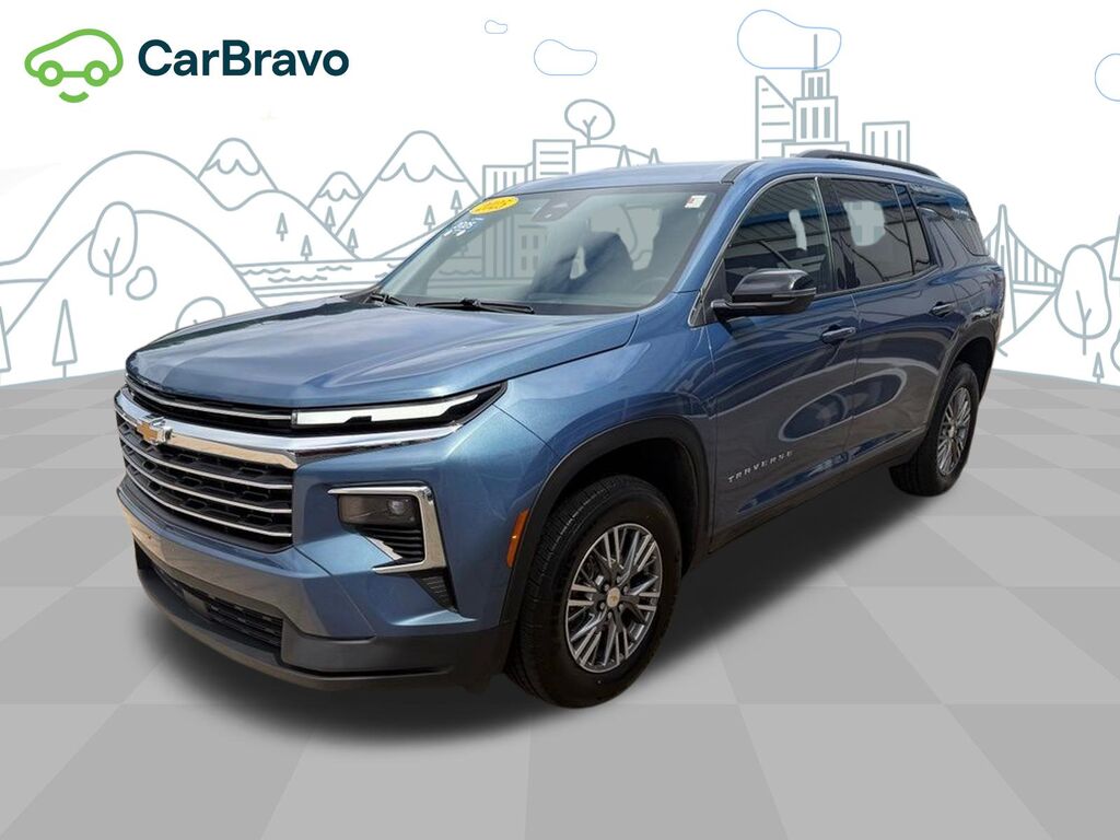 2025 Chevrolet Traverse LT — photo 1 of 6