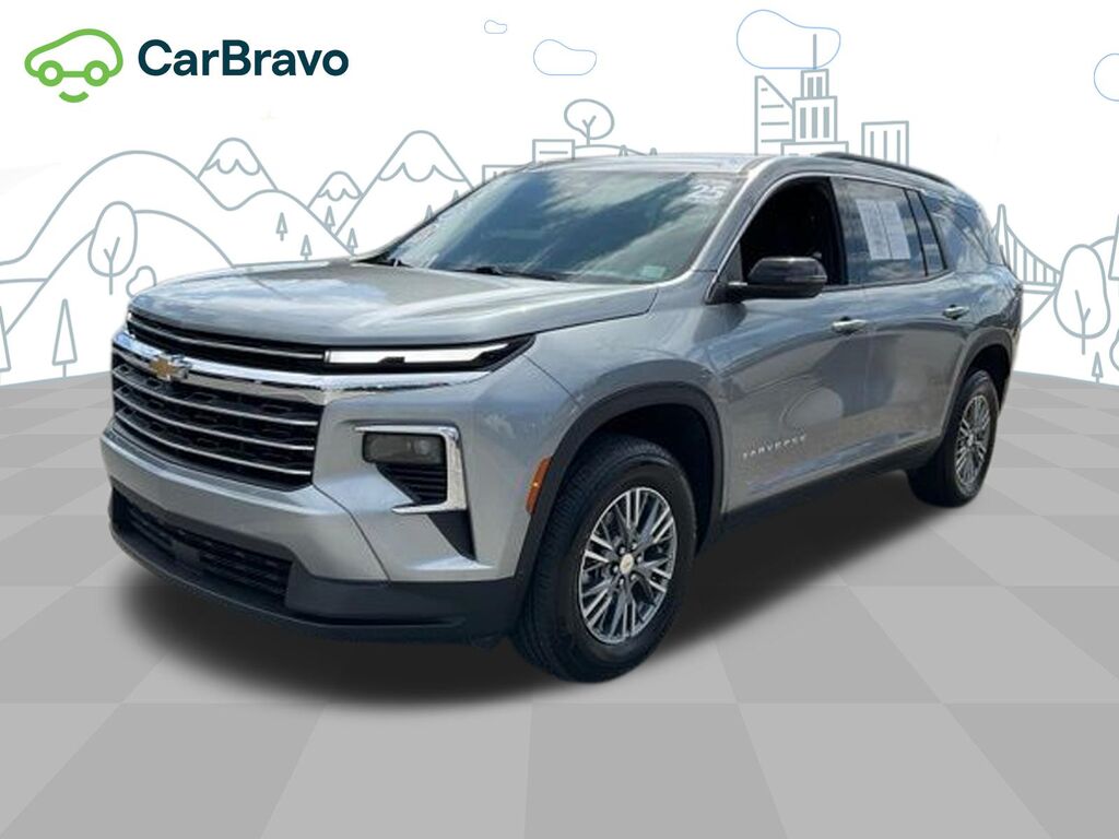 2025 Chevrolet Traverse LT — photo 1 of 6