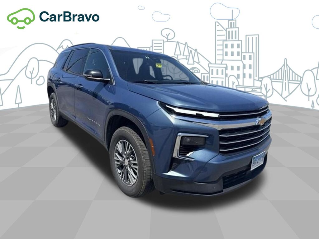 2025 Chevrolet Traverse LT — photo 1 of 6