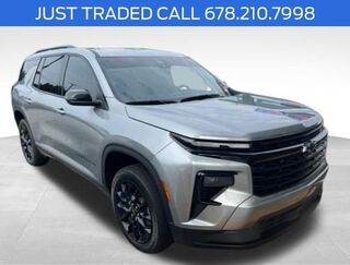 2025 Chevrolet Traverse LT — photo 1 of 31