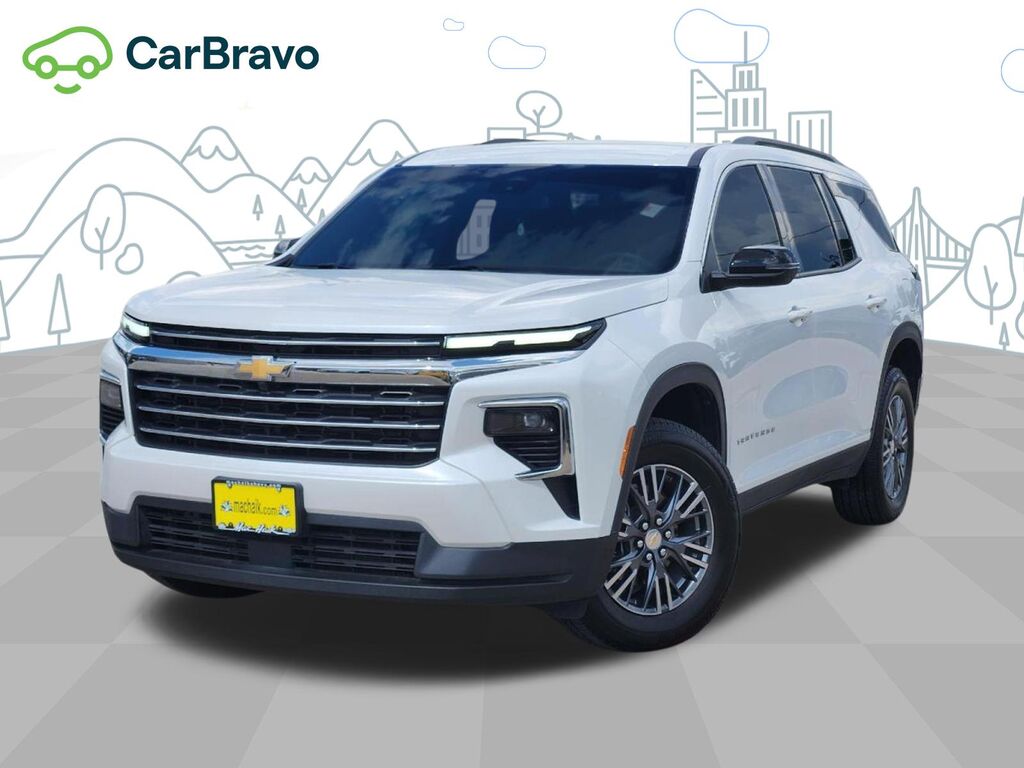 2025 Chevrolet Traverse LT — photo 1 of 7