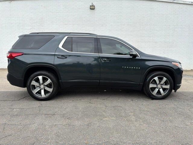 2021 Chevrolet Traverse LT Leather — photo 1 of 13