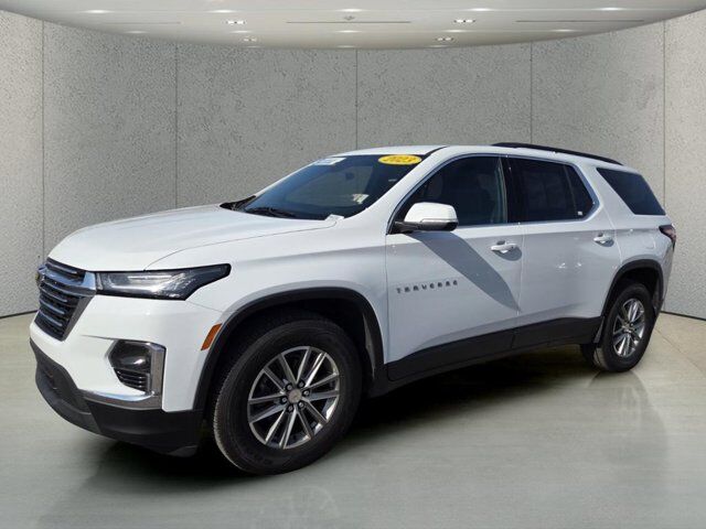 2023 Chevrolet Traverse LT Leather — photo 1 of 30