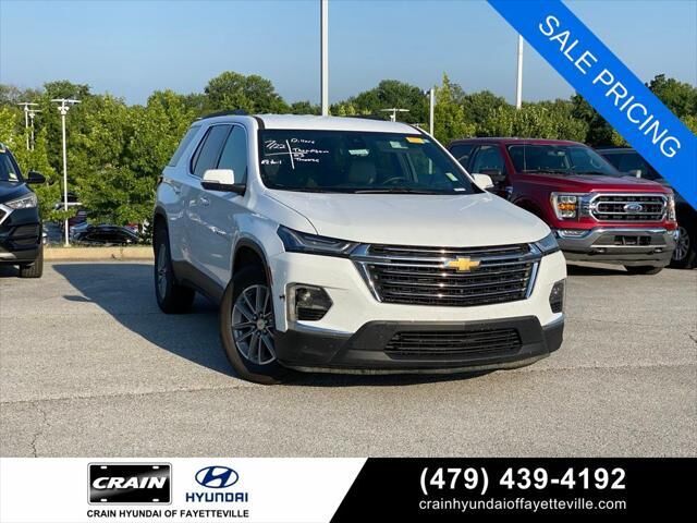 2023 Chevrolet Traverse LT Leather — photo 1 of 30