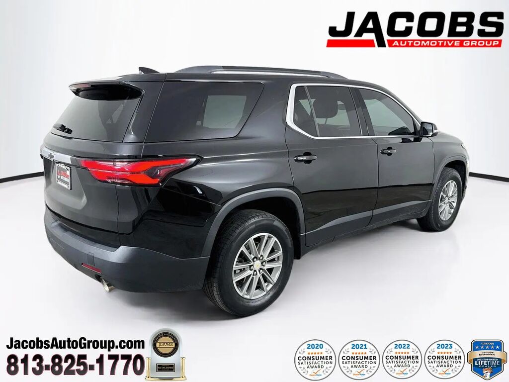 2023 Chevrolet Traverse LT Leather — photo 1 of 13