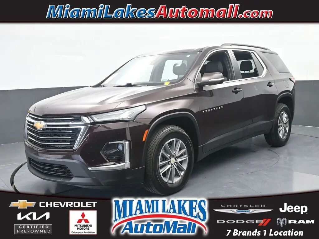 2022 Chevrolet Traverse LT Leather — photo 1 of 6