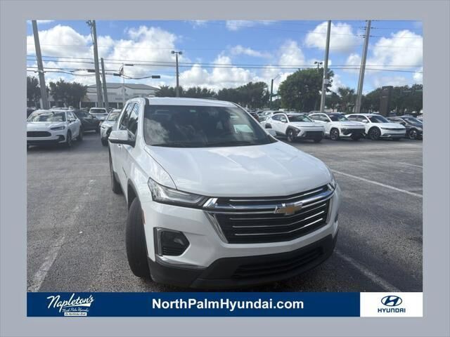 2022 Chevrolet Traverse LT Leather — photo 1 of 13