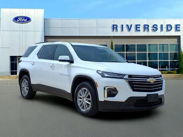2023 Chevrolet Traverse LT Leather — photo 1 of 39