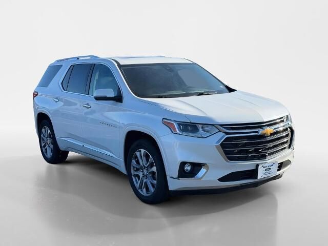 2021 Chevrolet Traverse Premier — photo 1 of 13