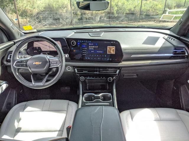 2025 Chevrolet Traverse High Country — photo 1 of 39