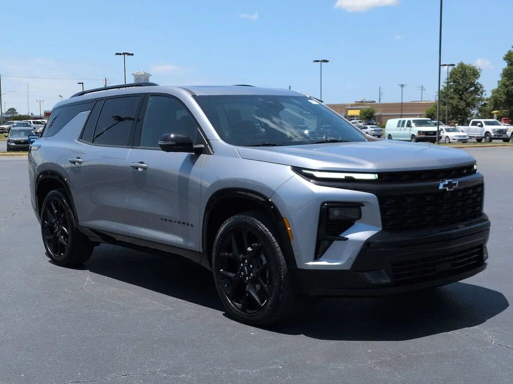 2024 Chevrolet Traverse RS — photo 1 of 13