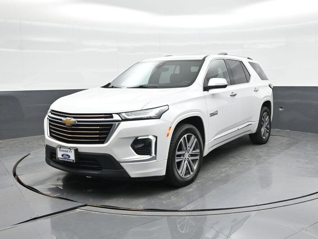 2023 Chevrolet Traverse High Country — photo 1 of 2