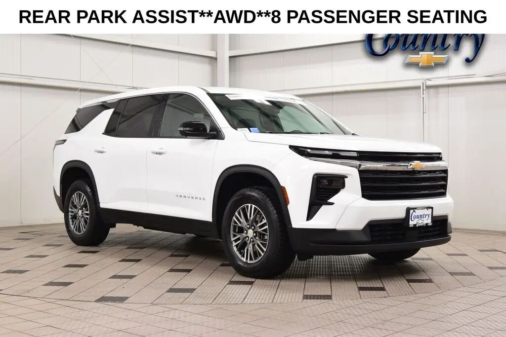 2024 Chevrolet Traverse LS — photo 1 of 40