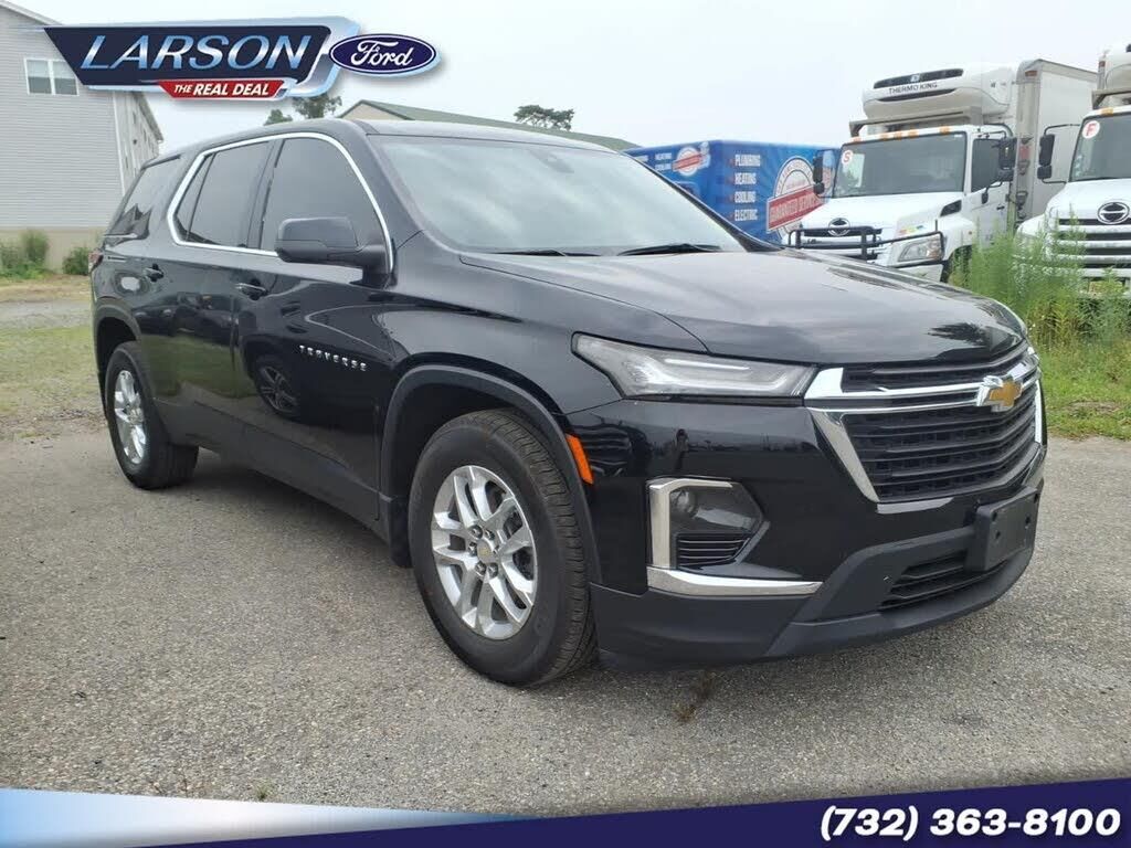 2022 Chevrolet Traverse LS — photo 1 of 1