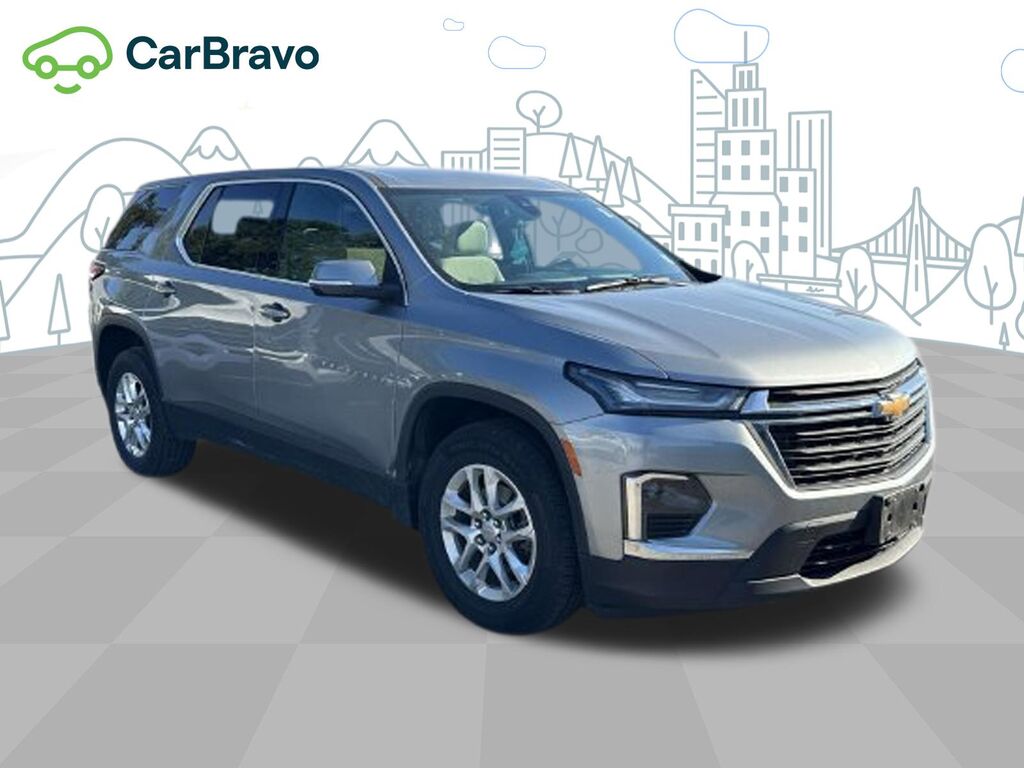 2023 Chevrolet Traverse LS — photo 1 of 7