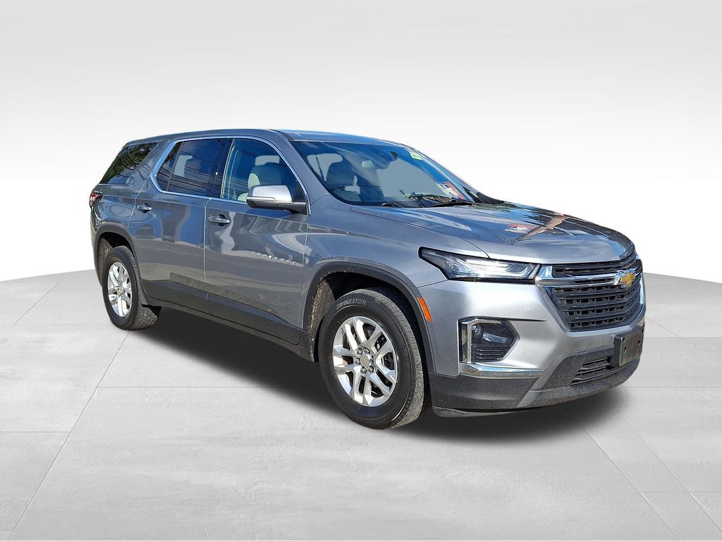 2023 Chevrolet Traverse LS — photo 1 of 13