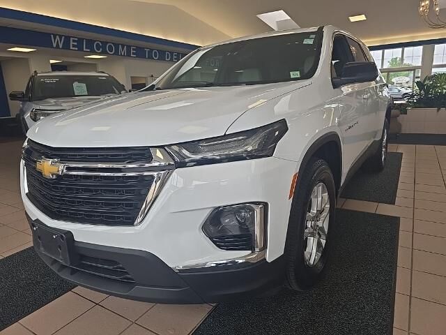 2023 Chevrolet Traverse LS — photo 1 of 26