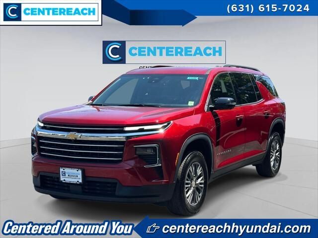 2024 Chevrolet Traverse LT — photo 1 of 24