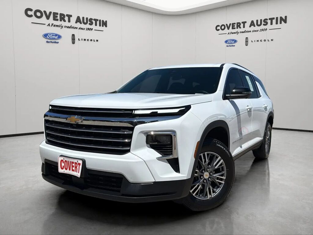 2024 Chevrolet Traverse LT — photo 1 of 55