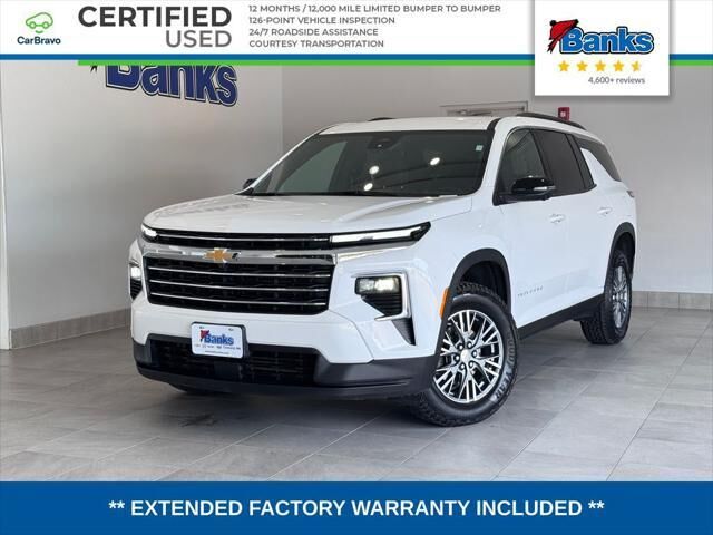 2024 Chevrolet Traverse LT — photo 1 of 11