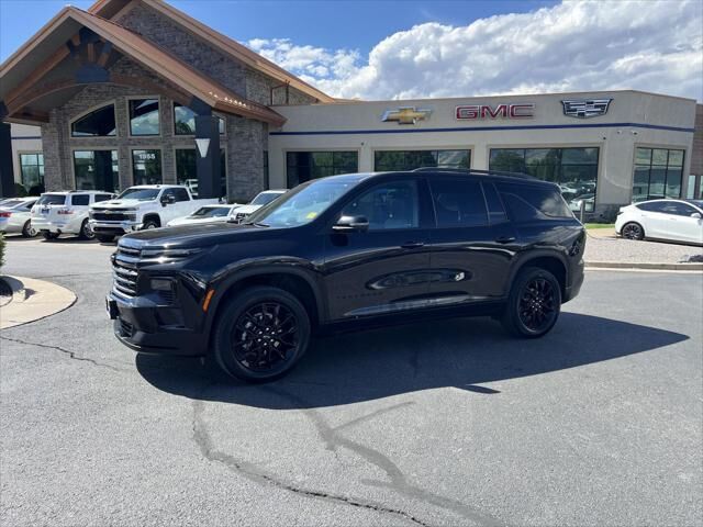 2024 Chevrolet Traverse LT — photo 1 of 15