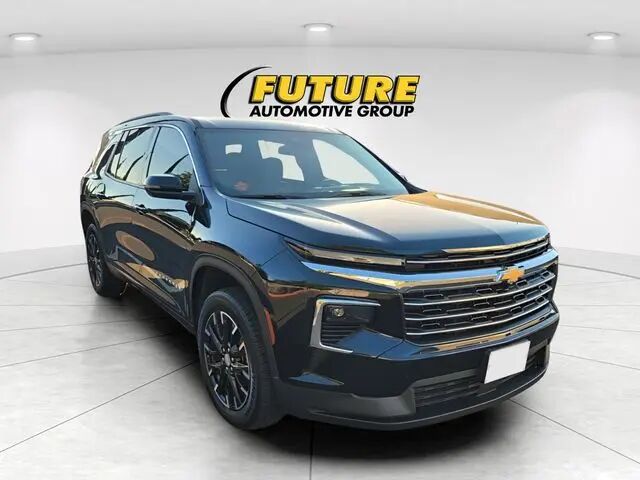 2026 Chevrolet Traverse LT — photo 1 of 13