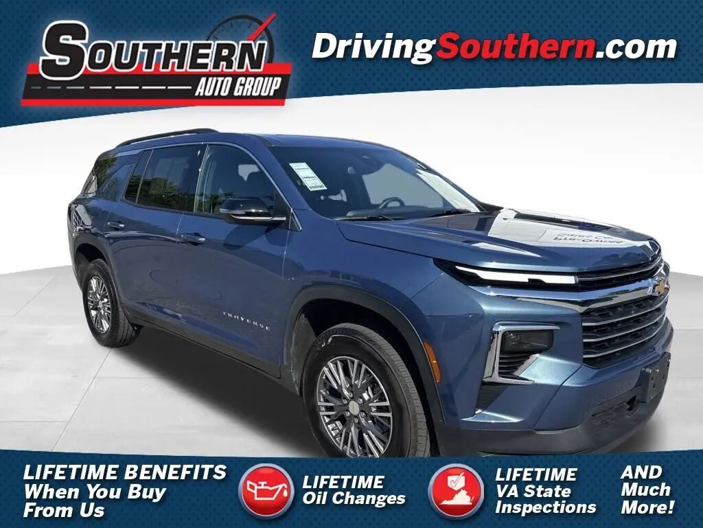 2026 Chevrolet Traverse LT — photo 1 of 16