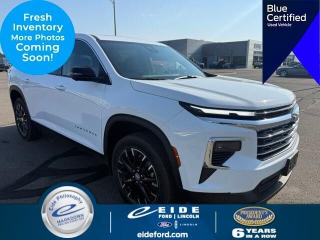 2026 Chevrolet Traverse LT — photo 1 of 12