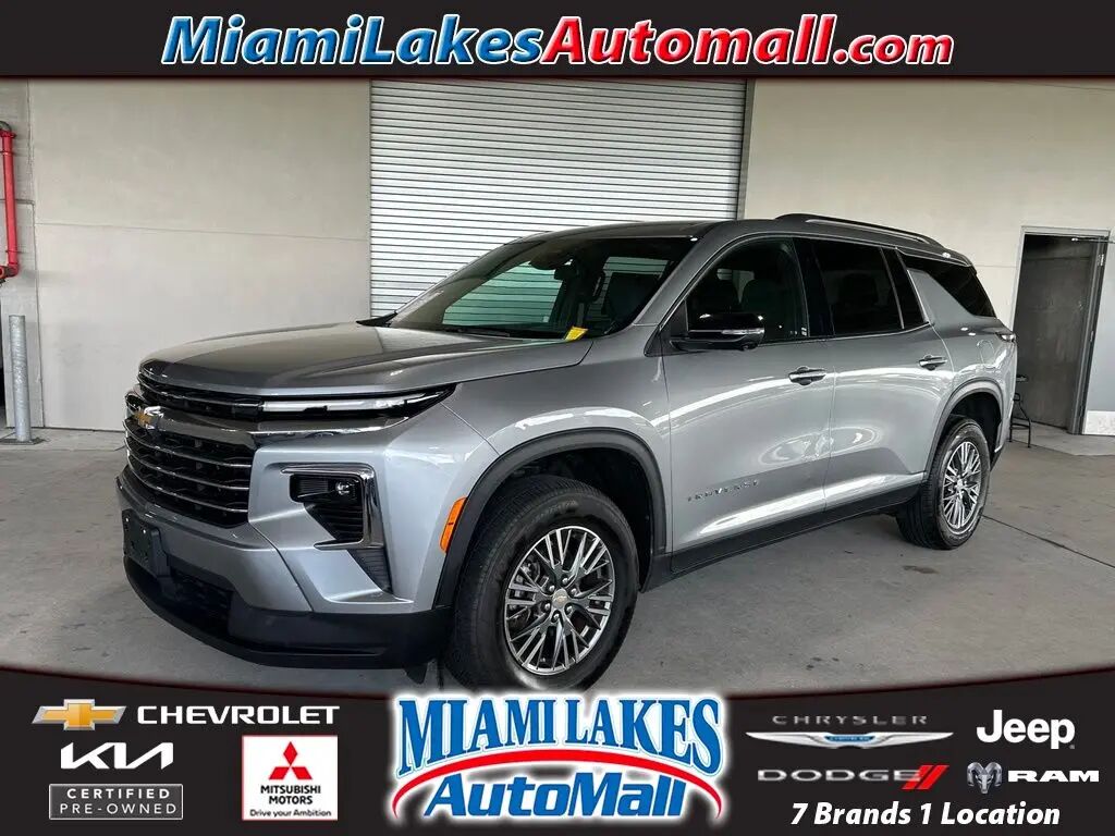 2024 Chevrolet Traverse LT — photo 1 of 13
