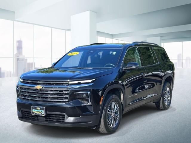 2024 Chevrolet Traverse LT — photo 1 of 13