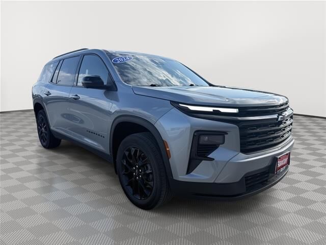 2024 Chevrolet Traverse LT — photo 1 of 13