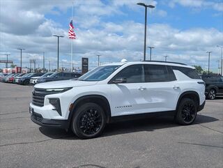 2024 Chevrolet Traverse LT — photo 1 of 13